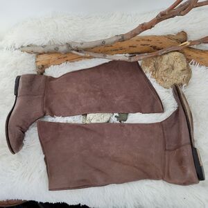 Brown tall leather 90s style boots